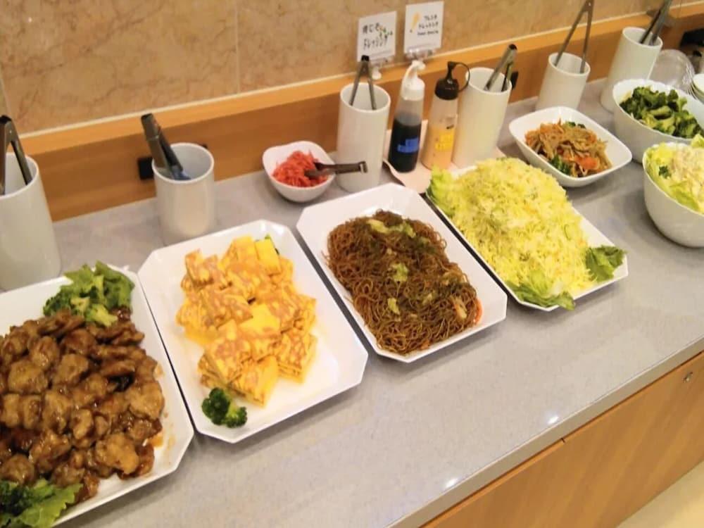 Toyoko Inn Okayama-Eki Nishiguchi Hiroba Buitenkant foto