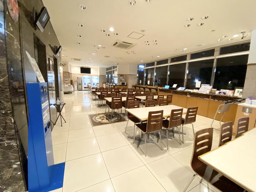 Toyoko Inn Okayama-Eki Nishiguchi Hiroba Buitenkant foto