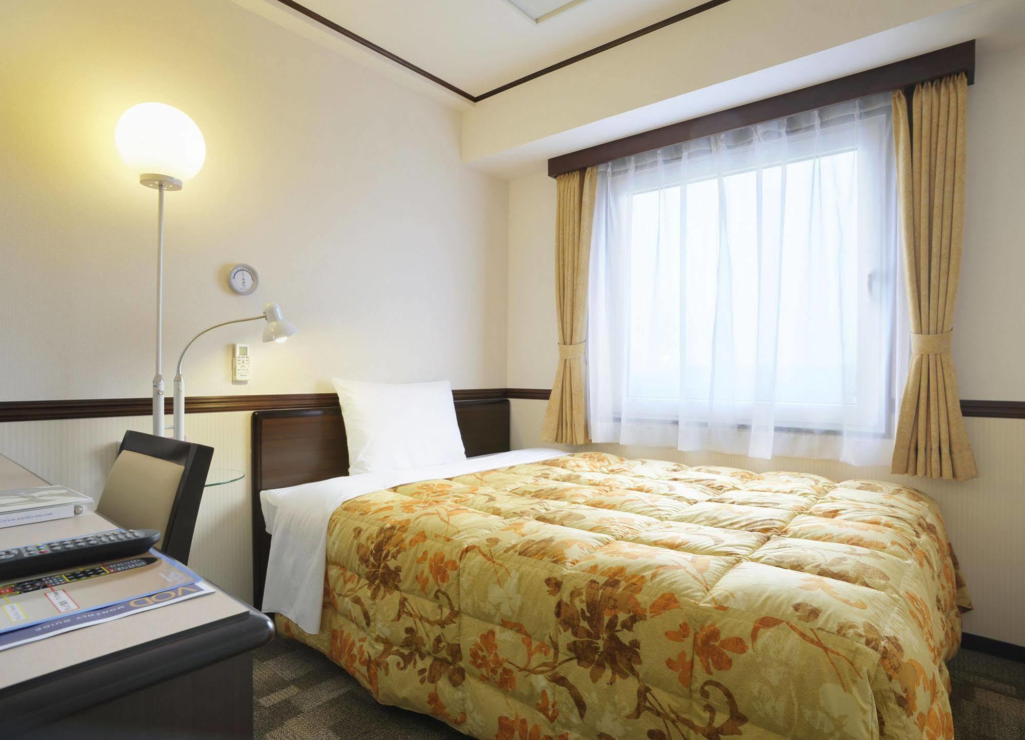 Toyoko Inn Okayama-Eki Nishiguchi Hiroba Buitenkant foto