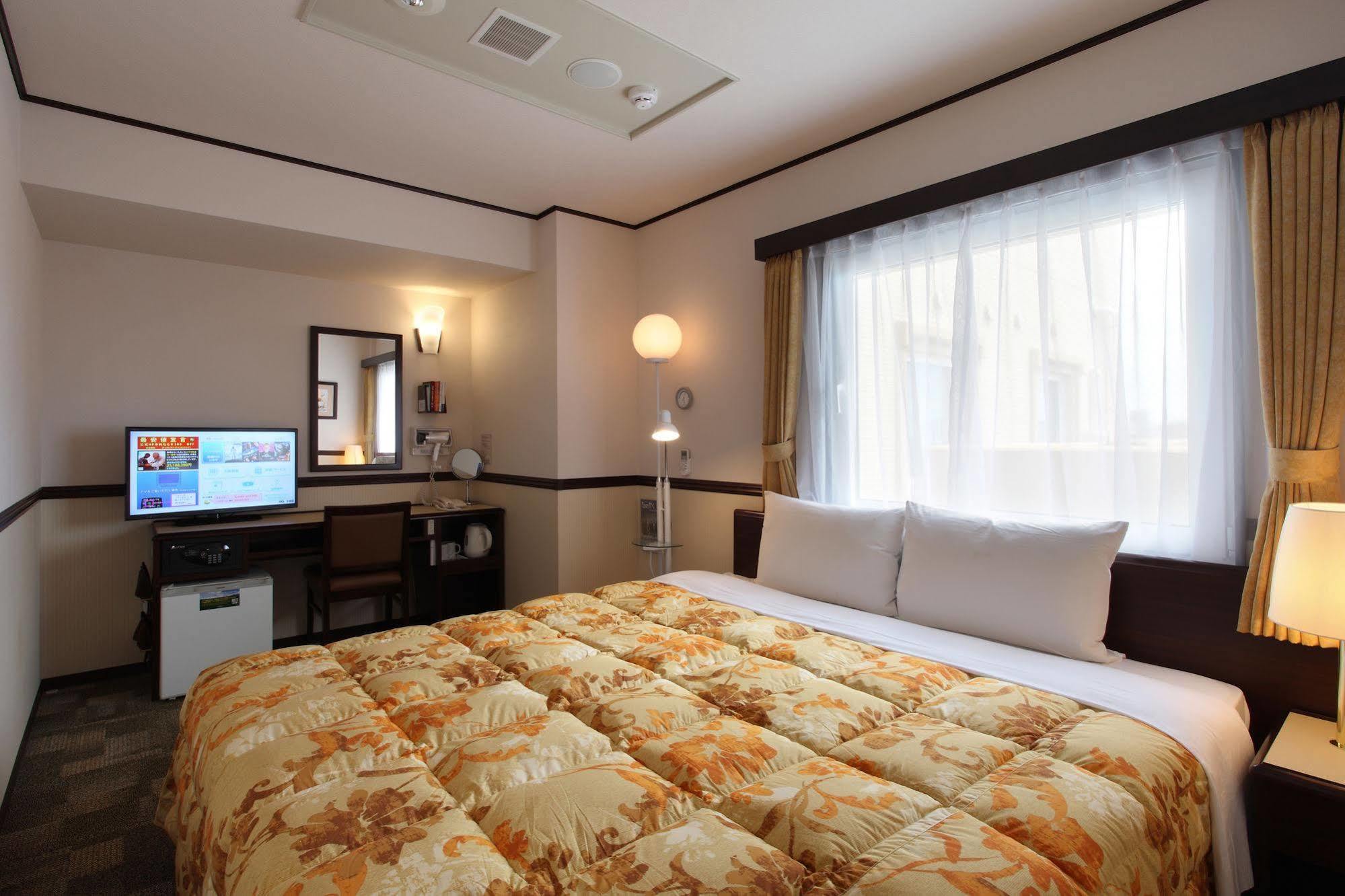 Toyoko Inn Okayama-Eki Nishiguchi Hiroba Buitenkant foto